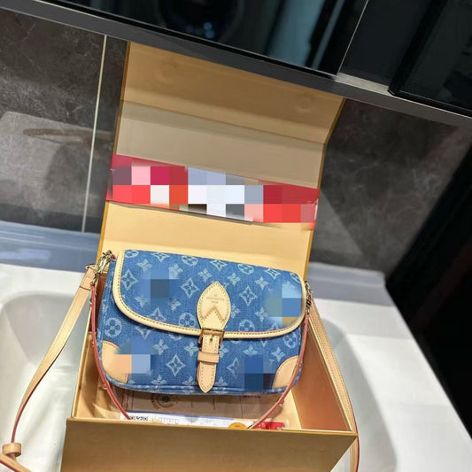 Lou Handtasche